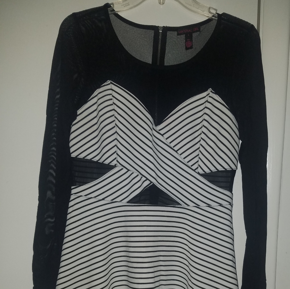DRESS